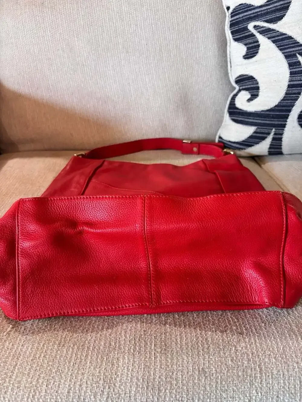 Kelsi Dagger red pebbled